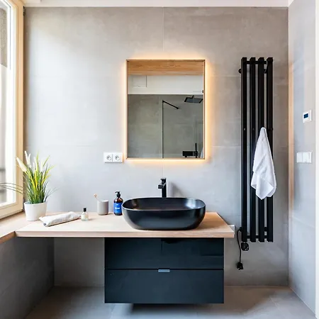 Days - Luxurious 3bdr Maisonette W Ac & Balcony & Desk 公寓