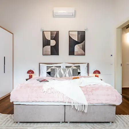 公寓 Days - Luxurious 3bdr Maisonette W Ac & Balcony & Desk 布拉格