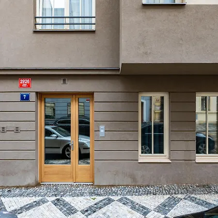 Days - Luxurious 3bdr Maisonette W Ac & Balcony & Desk Lägenhet Prag