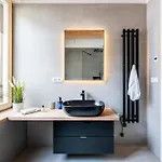 Days - Luxurious 3bdr Maisonette W Ac & Balcony & Desk Apartment