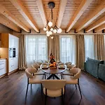 Days - Luxurious 3bdr Maisonette W Ac & Balcony & Desk