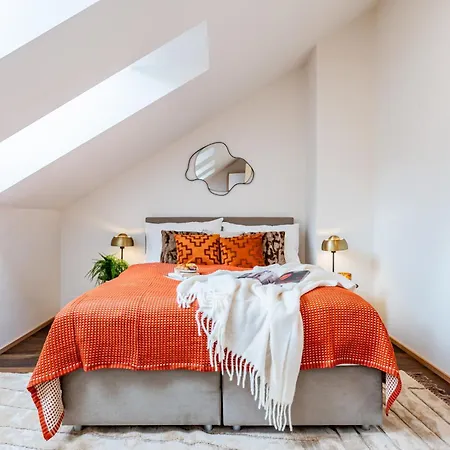 Days - Luxurious 3bdr Maisonette W Ac & Balcony & Desk Apartment